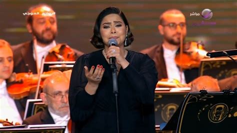 Le Concert Inoubliable de Sherine Abdel-Wahab: Une Nuit de Musique Arabe et de Folie Populaire!