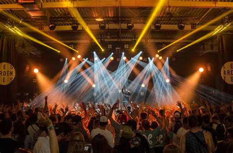 Le Festival de la Lune Rouge: Un Concert Étincelant avec Quincy Jones !