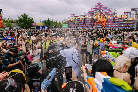  Le Waterbomb Festival avec Wonho: Une Explosion d'Eau, de Musique et de ... Bonheur?