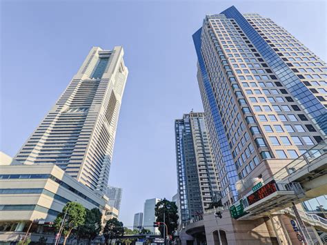 ウェスティンホテル横浜 最寄り駅: 横浜の玄関口としての役割とその周辺の魅力